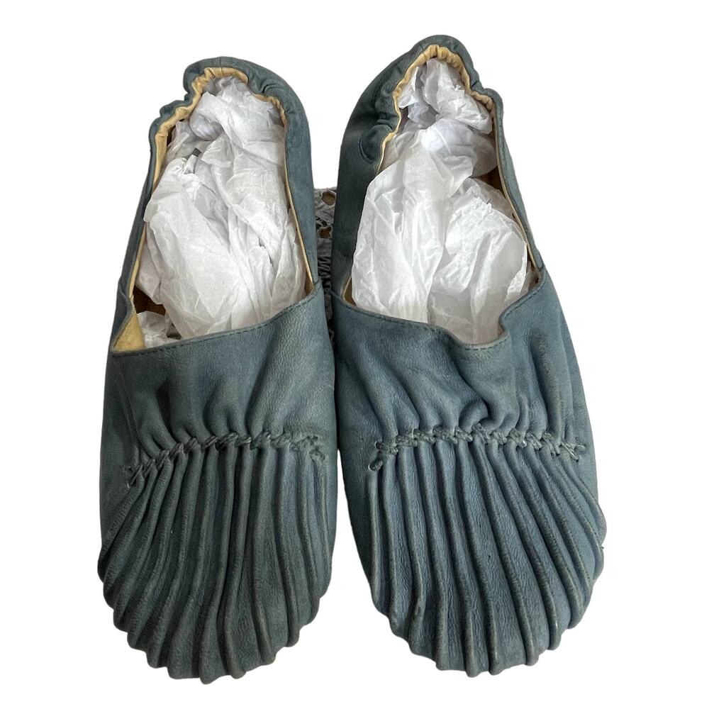 Chocolat Blu Size 7 Women’s Blue Suede Pintuck Leather Flats